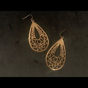 Silver tone filigree pear shaped earrings